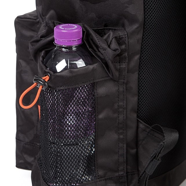 【ABBEY QU3】復古風翻蓋後背包 拆卸式胸扣 D型環 輕量 可水洗 Samsonite RED