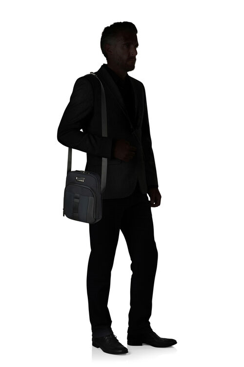 【URBAN-EYE DLX】UC4 斜背包9.7吋平板Samsonite新秀麗